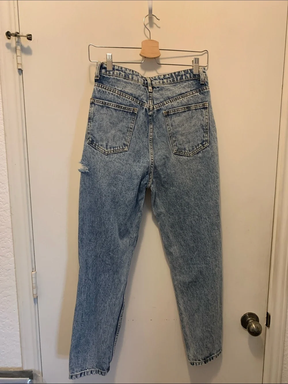 SHEIN Light Blue Distressed High-Rise Jeans